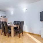 Apartment 2 Bedroom Amazing In
