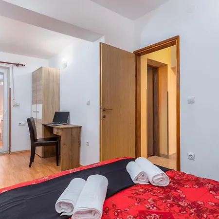 Lovely In With Kitchen 풀라