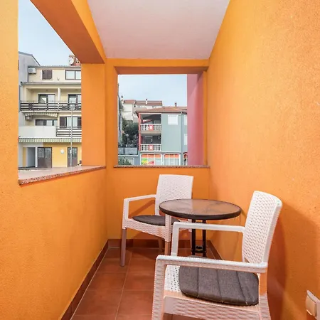 Lovely In With Kitchen *