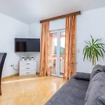 Apartment 2 Bedroom Amazing In Pula