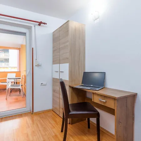 Lovely In With Kitchen Pula