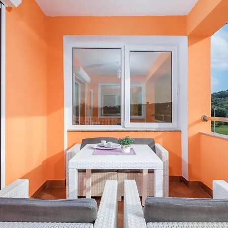 Lovely In With Kitchen * Pula