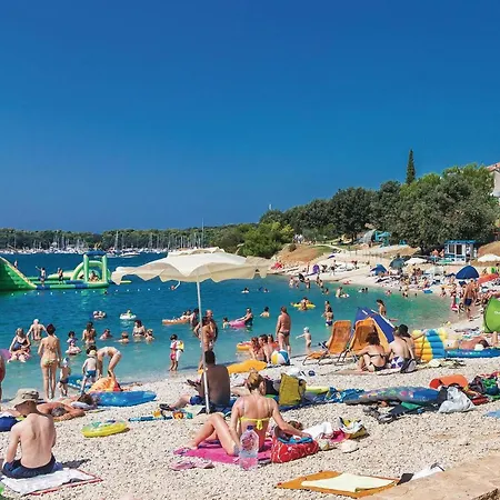 Daire Lovely In With Kitchen Pula