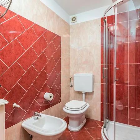 Lovely In With Kitchen Apartamento Pula