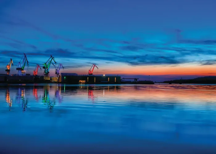 Lovely In With Kitchen